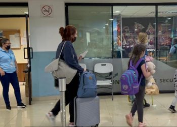 A las familias procedentes de Ucrania se les brindó la asistencia a su arribo.