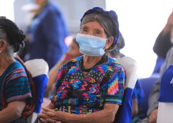 Cartera de Salud insta al cuidado de adultos mayores