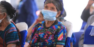 Cartera de Salud insta al cuidado de adultos mayores