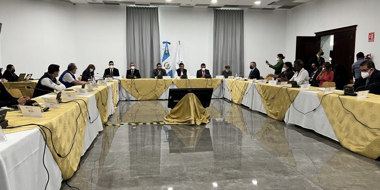 Mesa de alto nivel coordina acciones ante posibilidad de movimiento masivo de personas