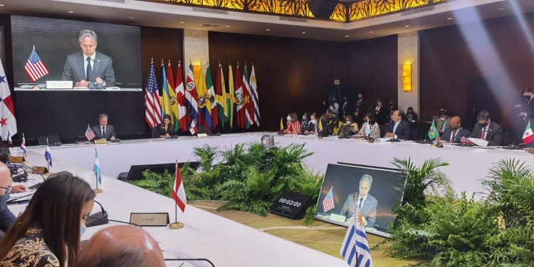 El canciller guatemalteco Mario Búcaro en Reunión Ministerial sobre Migración en Panamá.