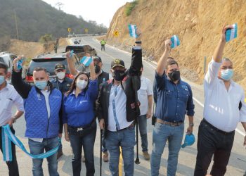 El presidente Alejandro Giammattei durante la inaguruación de la obra en Chillaní.