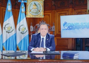 El presidente Alejandro Giammattei durante su mensaje de este domingo.