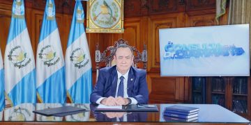 El presidente Alejandro Giammattei durante su mensaje de este domingo.