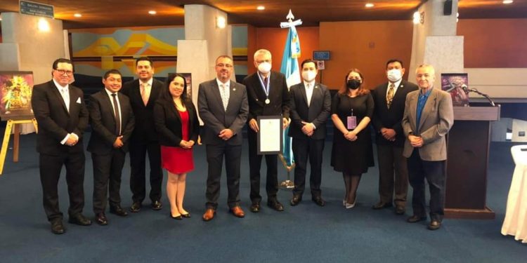 Cultura otorga Medalla de La Paz a Radio Estrella y Eventos Católicos