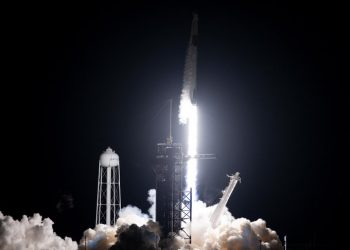 SpaceX envía al espacio otros 40 pequeños satélites