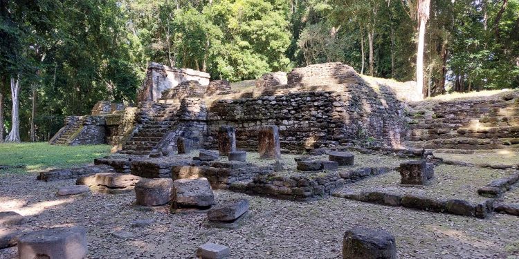 Promueven turismo en áreas protegidas del país