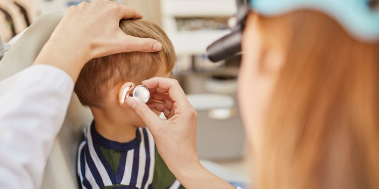 Recomendaciones para evitar la otitis durante el verano
