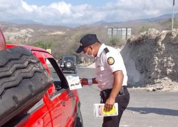 Guatemaltecos agradecen presencia policial durante Semana Santa