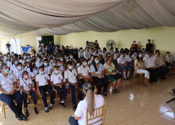 Conmemoran Día Internacional de las Niñas en las TIC