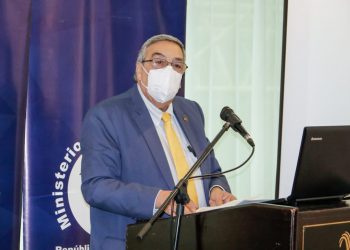 Ministro de Salud amplía información sobre disposiciones sanitarias por COVID-19