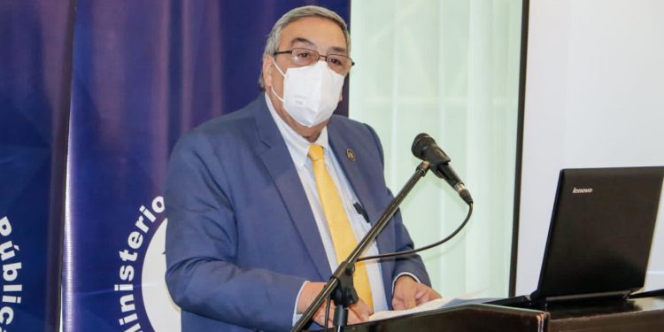 Ministro de Salud amplía información sobre disposiciones sanitarias por COVID-19