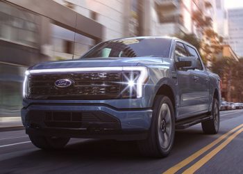 Ford inicia la producción en masa de la camioneta eléctrica F-150 Lightning