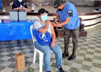 Jornada de vacunación contra el COVID-19 en Mixco y San Pedro Sacatepéquez