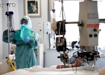 Descubren por qué el COVID provoca inflamaciones graves en algunos pacientes