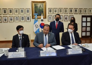 La firma del Memorando se realizo en las instalaciones de Cancillería guatemalteca.