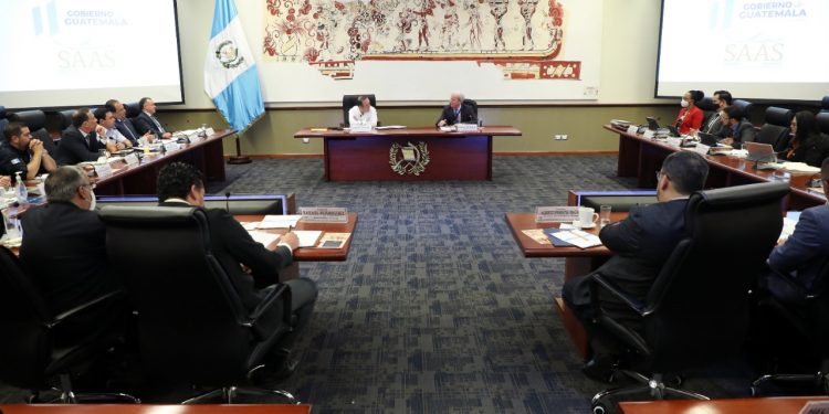 La reunión con el representante del Banco Mundial se realizó en Casa Presidencial