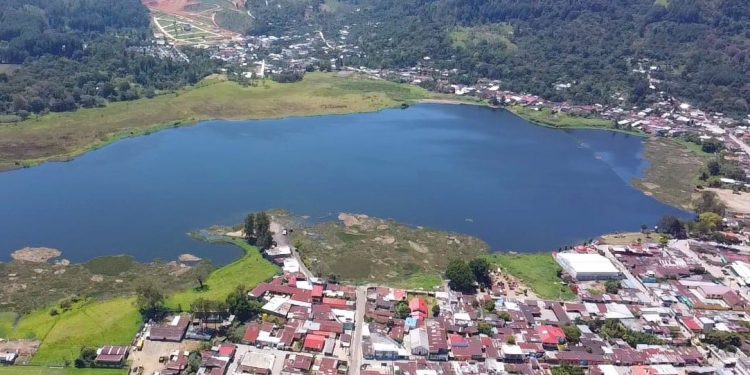 Qué acciones se efectúan para sanear la laguna Chichoj