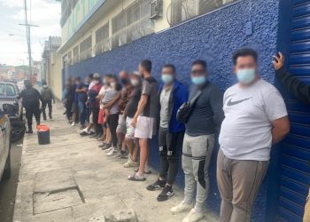 Las fuerzas de seguiridad mantienen controles en puestos fronterizos del país para la detección de migrantes.