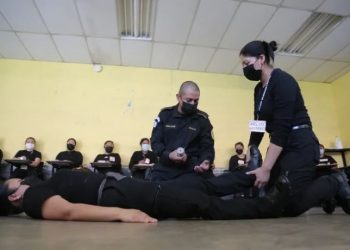 Monitores de SBS se capacitan en medicina táctica