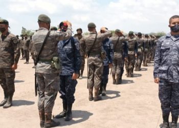 Finalizan entrenamiento para convertirse en soldados