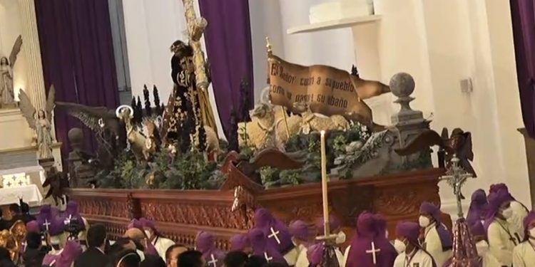 Jesús Nazareno del Consuelo recorre el Centro Histórico