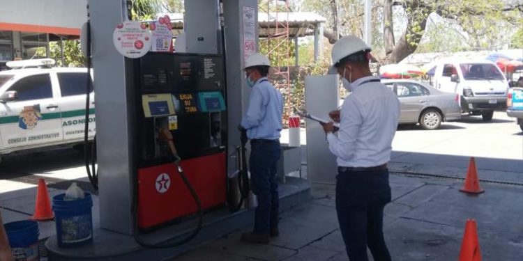 Varias entidades mantienen monitoreos para establecer los precios de los combustibles y gas propano