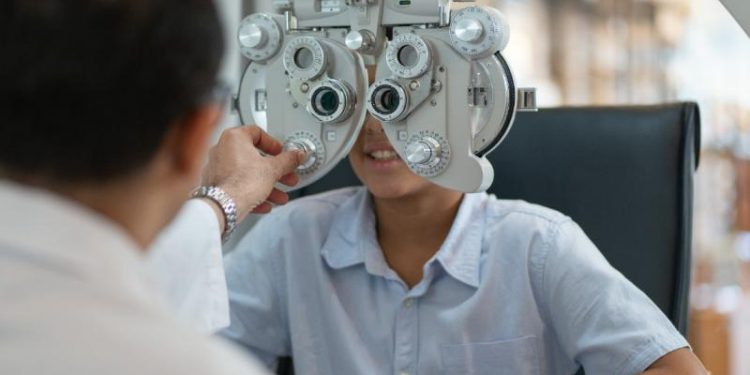 Salud advierte posibles problemas de visión en niños