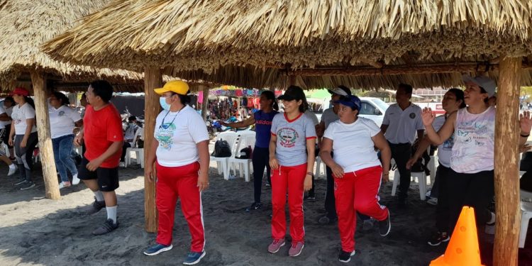 Docentes de Ocós fortalecen capacidades para impartir educación física