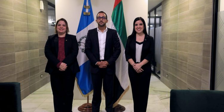Guatemala da la bienvenida a jeque del emirato de Sharjah