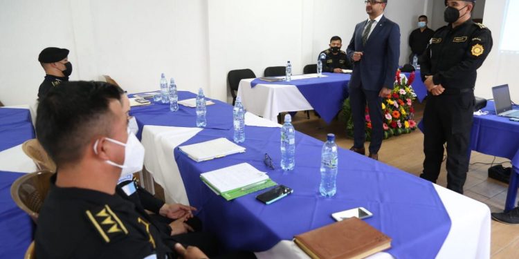 Coordinan y conocen avances de planes de combate al narcotráfico