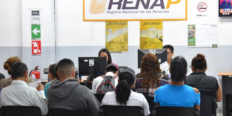 Renap brinda atención especializada a grupos vulnerables