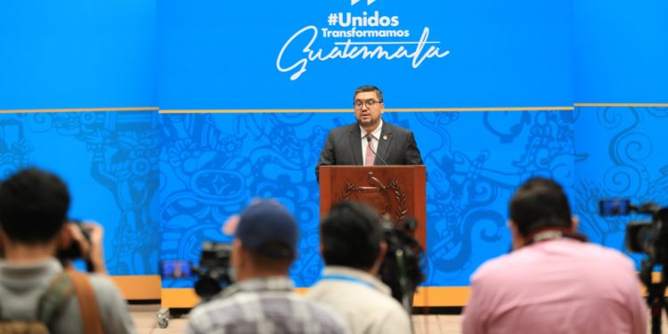 Dan a conocer precios de referencia del gas propano, diésel y gasolina regular