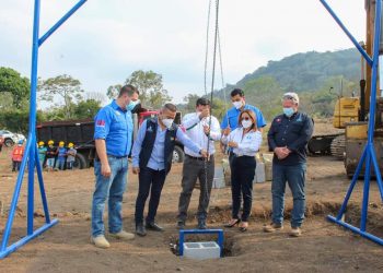 Se inicia construcción de escuela Bicentenario en Pueblo Nuevo Viñas