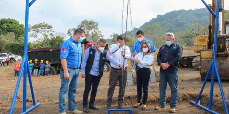Se inicia construcción de escuela Bicentenario en Pueblo Nuevo Viñas