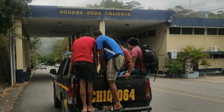 Remiten a Migración a 11 personas por no cumplir con requisitos para ingresar a territorio nacional
