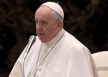 El Papa pide rezar por personal sanitario que muestra valor en pandemia