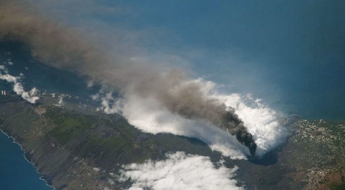 NASA: imagen del volcán Cumbre Vieja gana el concurso a mejor foto