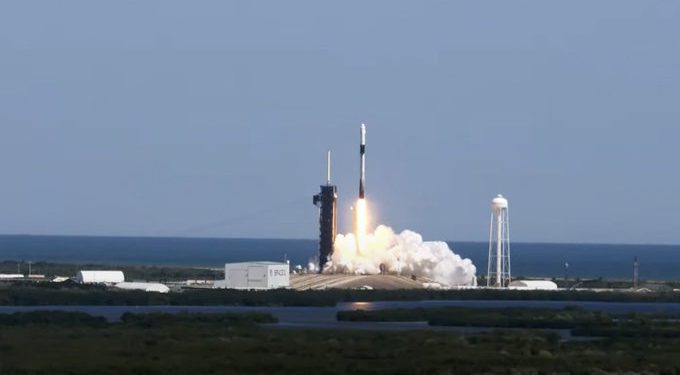 Despega con éxito la primera misión privada espacial a la EEI