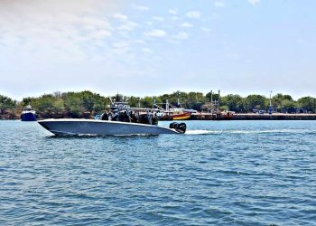Localizan embarcación con tres ciudadanos mexicanos en aguas del Pacífico