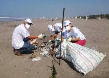 Más de 549 toneladas de basura recogidas a través de Playas Limpias 2022