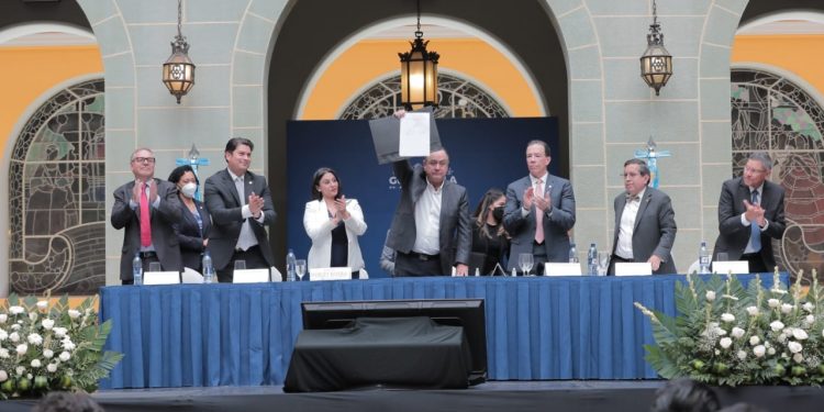 Cámara Guatemalteca de la Construcción destaca importancia de ley para acceso a vivienda social