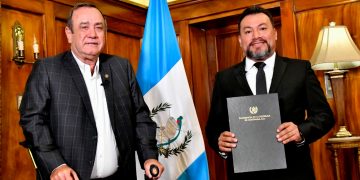 Presidente nombra a Wuelmer Ubener Gómez González como titular de la PGN