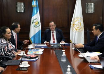 Revisan avances de desempeño financiero del país