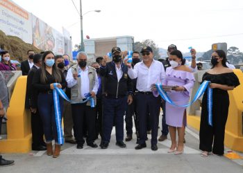 Inauguran paso a desnivel "Alux", en San Lucas Sacatepéquez