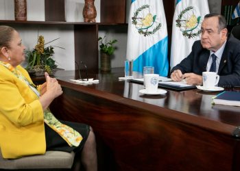 Mandatario concluye primer día de diálogos con aspirantes a fiscal general y jefe del MP