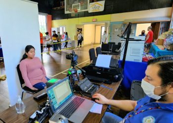 Atención a connacionales en el consulado móvil de la ciudad de Louisville, Estado de Kentucky