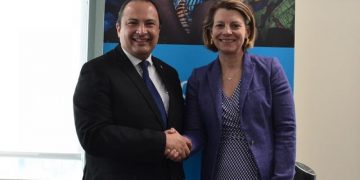 CONVERSAN SOBRE LA NIÑEZ