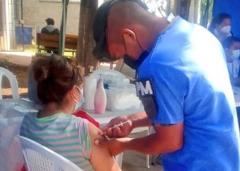 Continúa jornada integral de vacunación “Defensa por Salud”