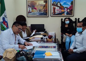 Firman convenios para ejecutar dos proyectos de desarrollo en San Juan Alotenango